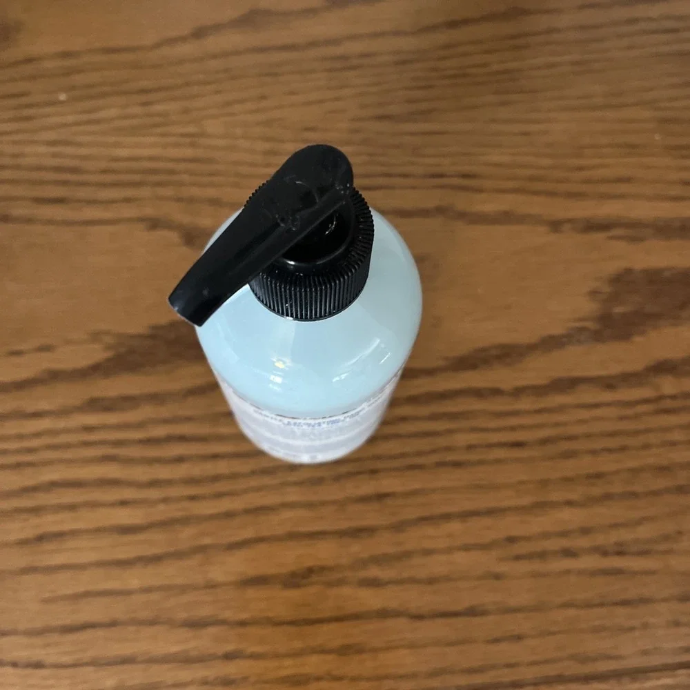 1 Bath & Body Works SNOW CAPPED MOUNTAIN Exfoliating Hand Soap Scrub 8.3 oz‎